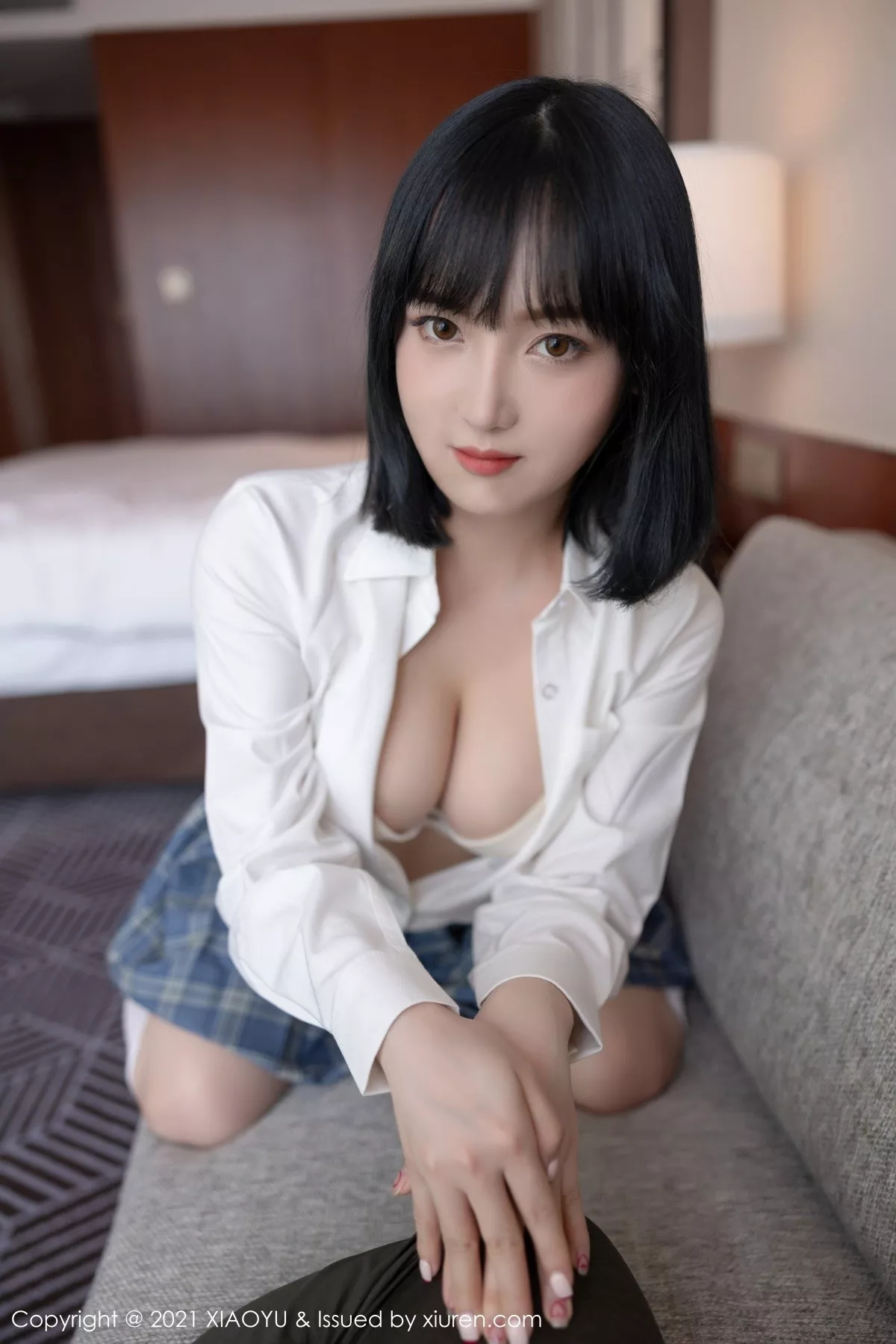 秀人集.com_[XiaoYu画语界]Vol.508_新人模特豆瓣酱JK制服半脱露粉色内裤秀浑圆翘臀诱惑写真56P