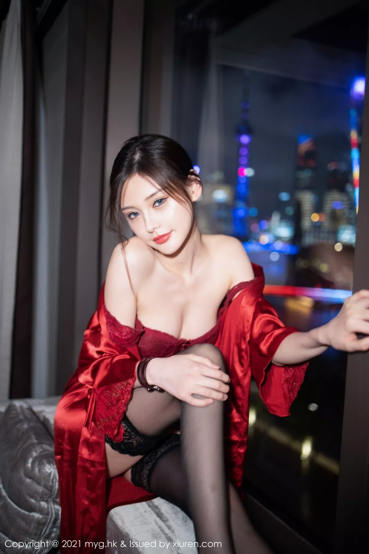 秀人集.com_[MyGirl美媛馆]Vol.554_模特小夕juju江浙沪旅拍私房猩红蕾丝内衣配黑丝袜极致魅惑写真55P