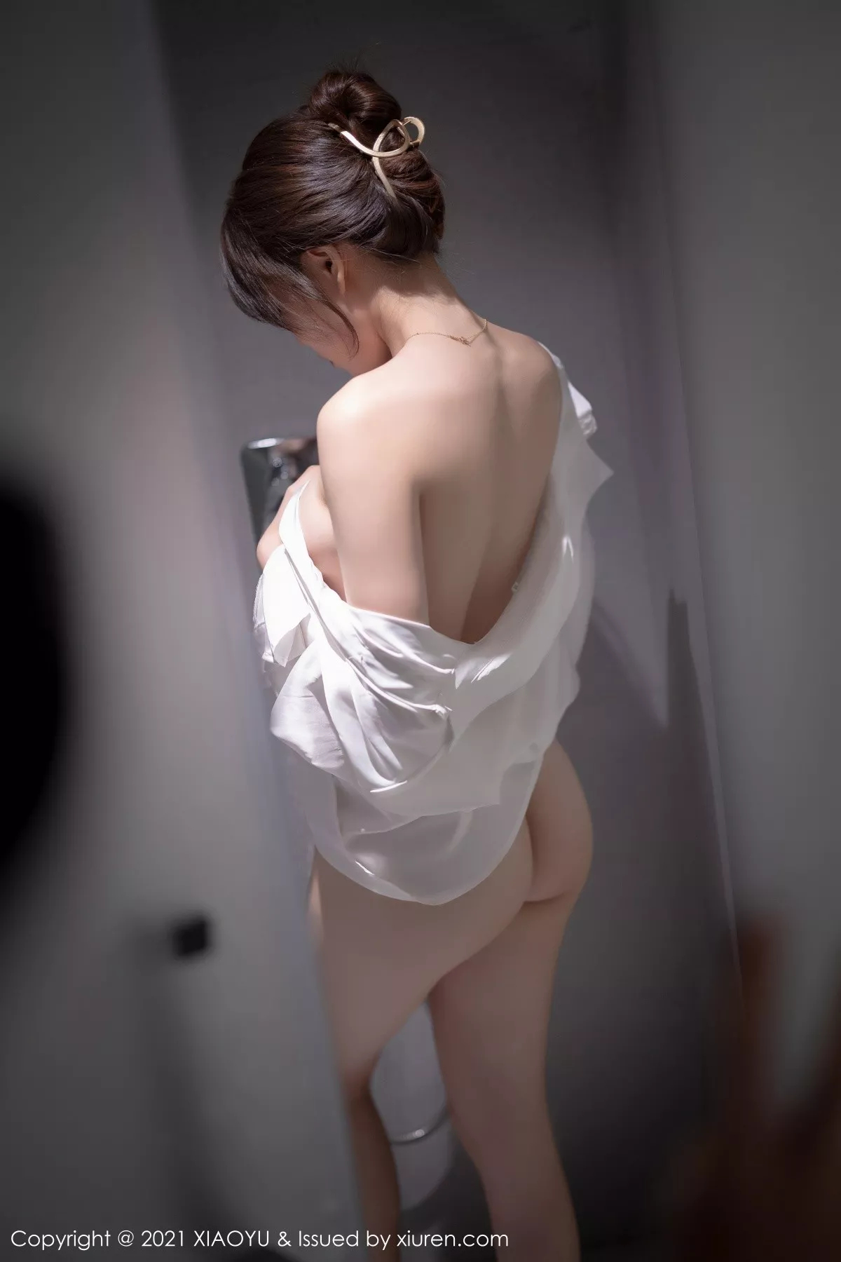 秀人集.com_[XiaoYu画语界]Vol.625_女神芝芝Booty私房性感白衬衫配粉色内衣秀完美身材诱惑写真95P